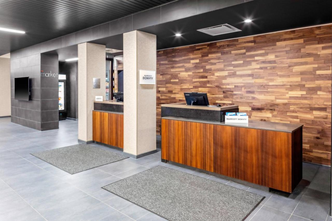 Hotel Courtyard By Marriott East Lansing