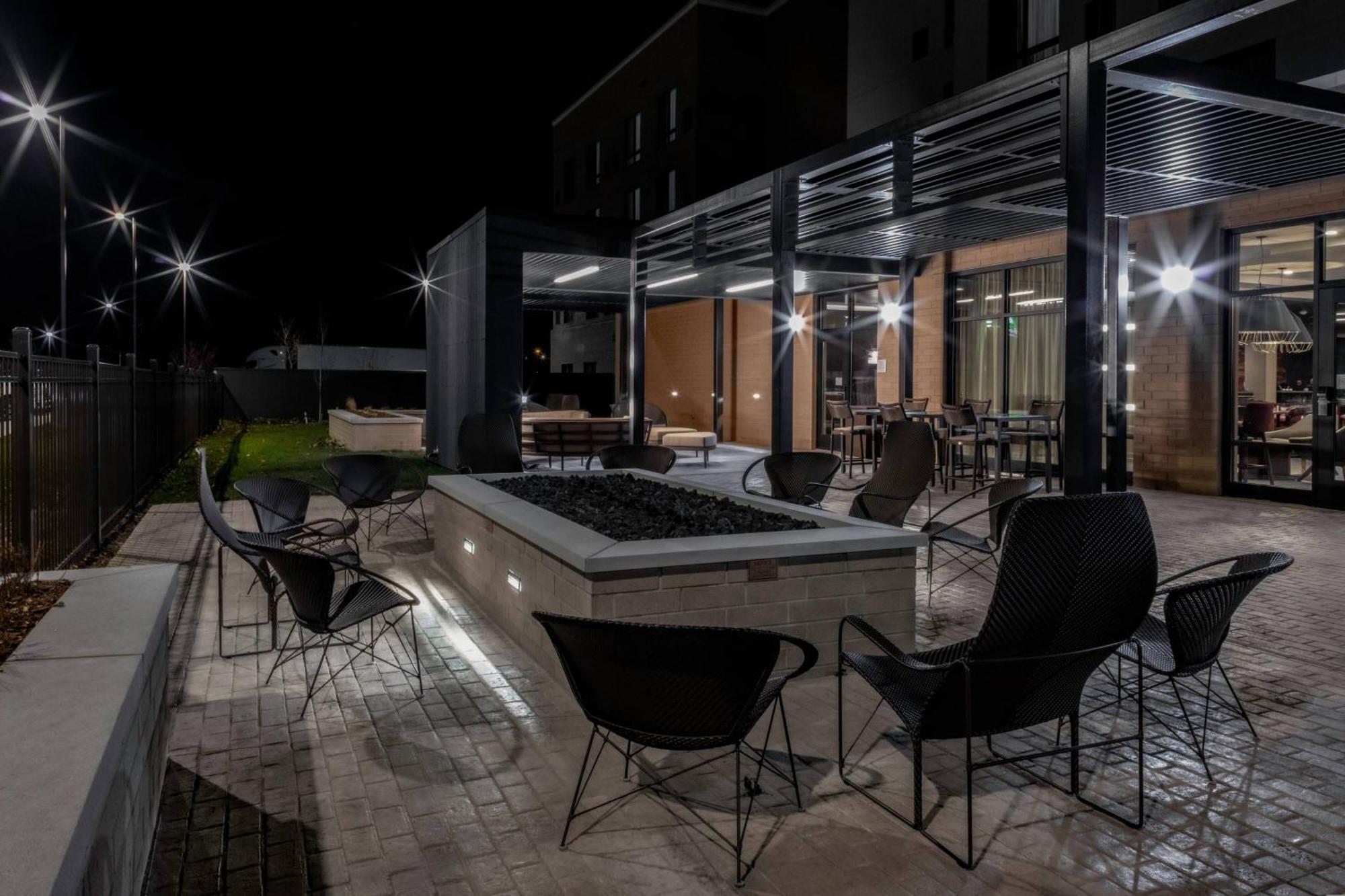 Hotel Courtyard By Marriott East Lansing 3*